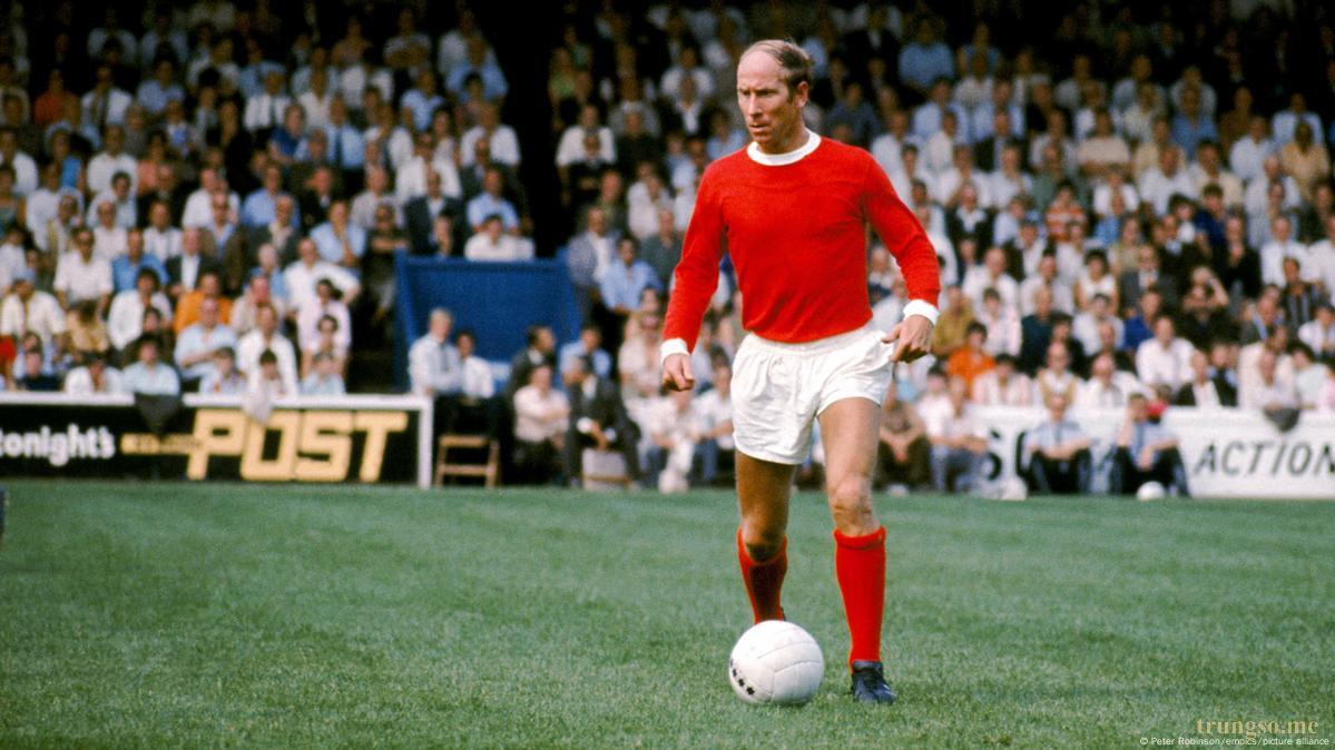Bobby Charlton & Số 5: Sự Sống Sót, Tự Do và Hành Trình Tái Sinh