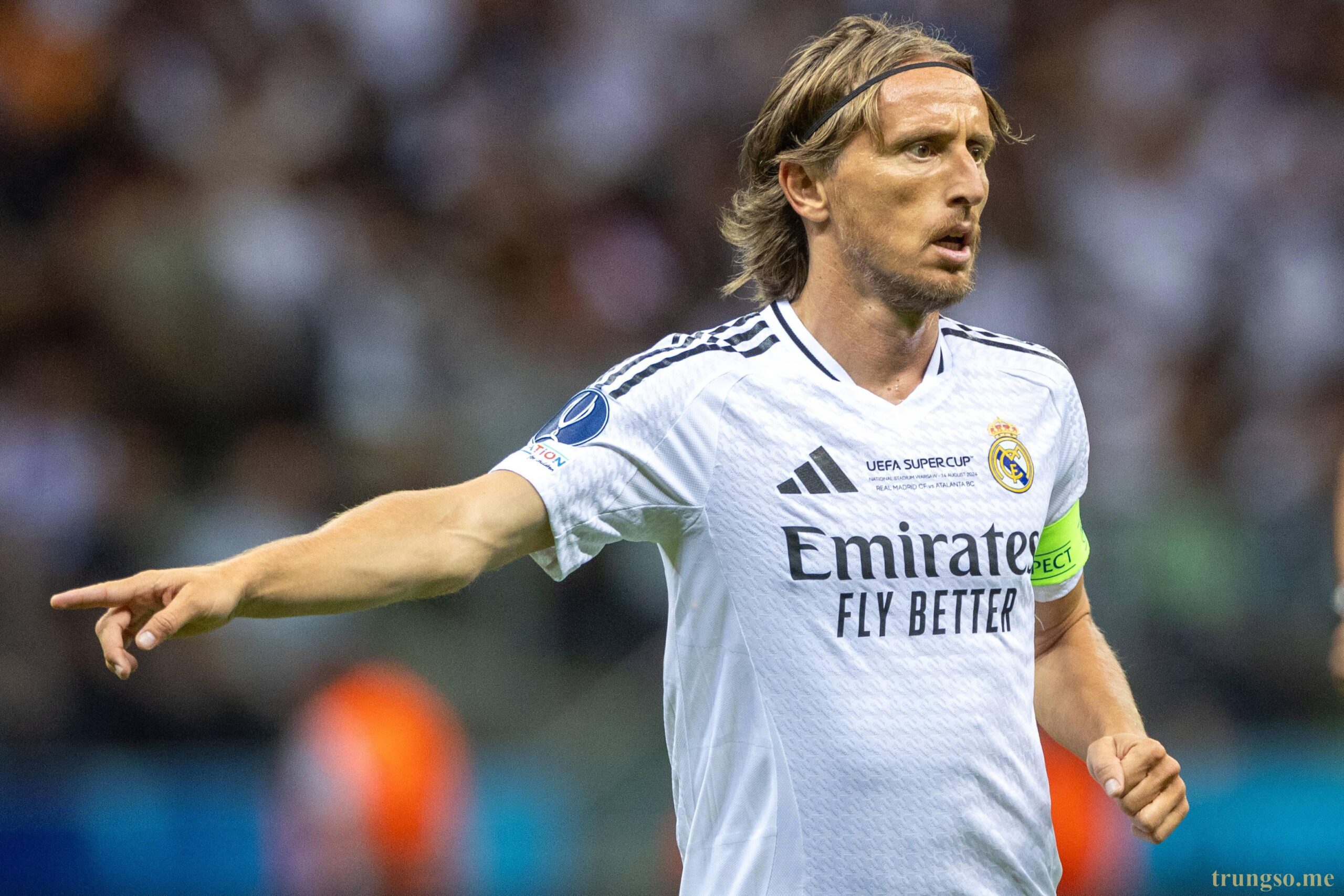 Luka Modrić & Số 8: Quyền Lực Thầm Lặng Ở Trung Tâm Hàng Tiền Vệ
