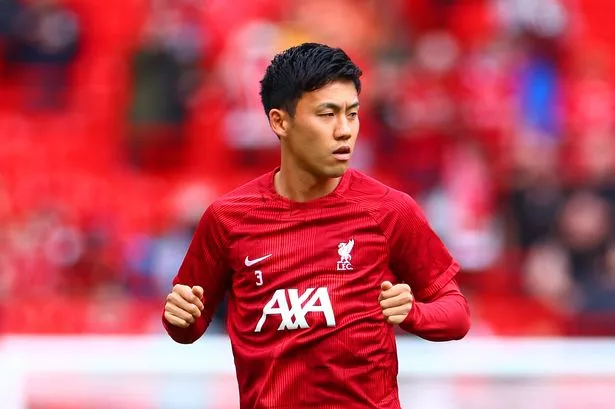 Wataru Endo Điều khiển Tuyến giữa Liverpool qua Bí mật Thần số 3